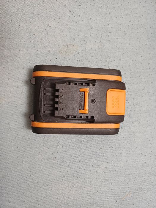 Baterie Worx 20v 2A in stare buna
Este testata