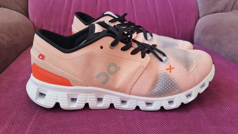 Adidasi alergare On Running Cloud Helion X3 marimea 40,5 zero km