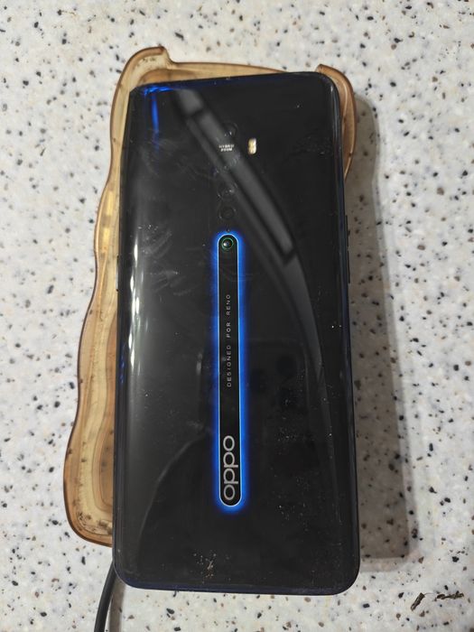 Продам смартфон Oppo Reno 2