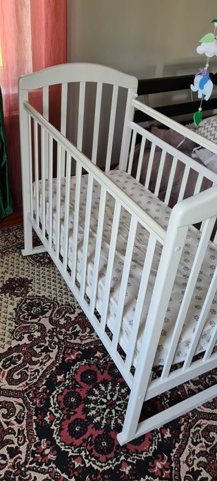 Продам манеж с матрасом