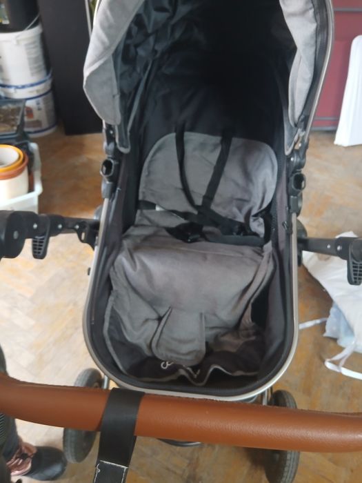Cărucior cu landou
