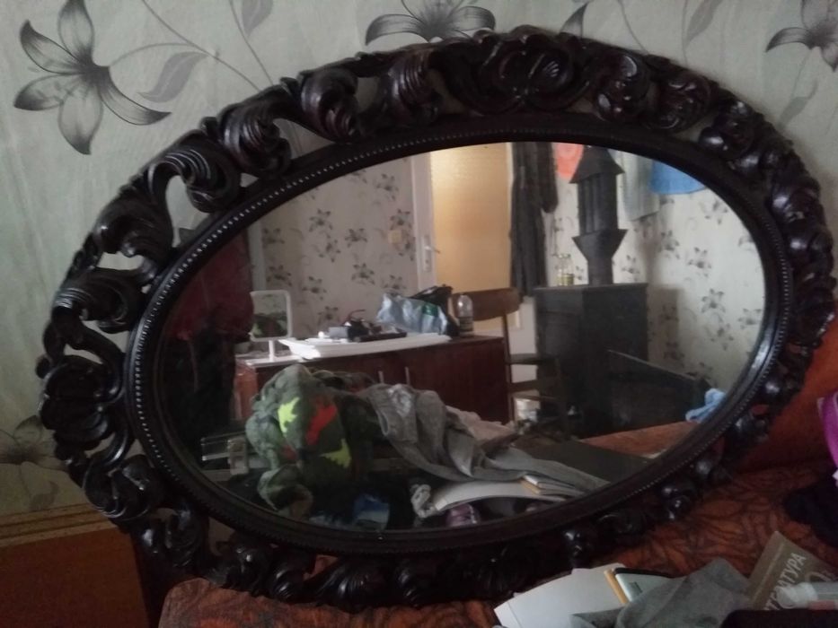 Огледало дърворезба