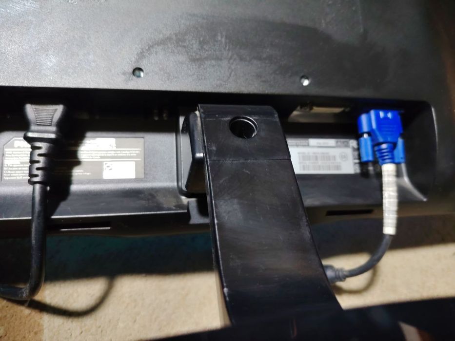 Монитор Philips LED 19