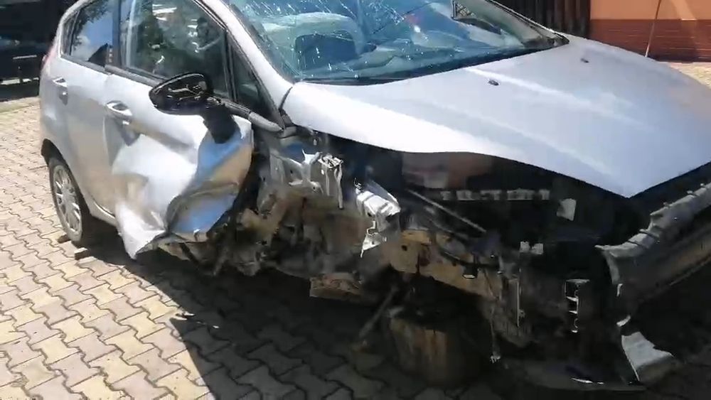 Ford Fiesta Avariat partea dreapta