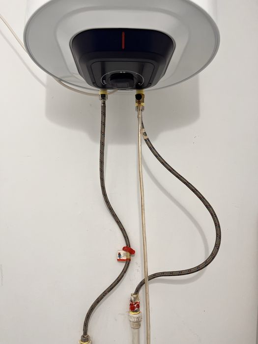 Титан фирмы ariston 80 л