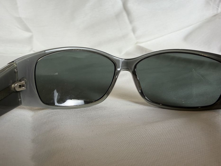 СЛЪНЧЕВИ ОЧИЛА — Prada, Ray-Ban, Prego