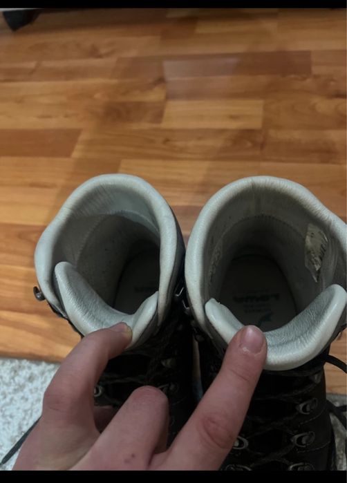 Bocanci drumetie Lowa