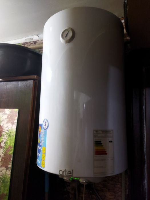 Водонагреватель Ariston, б/у, в рабочем состоянии 100л