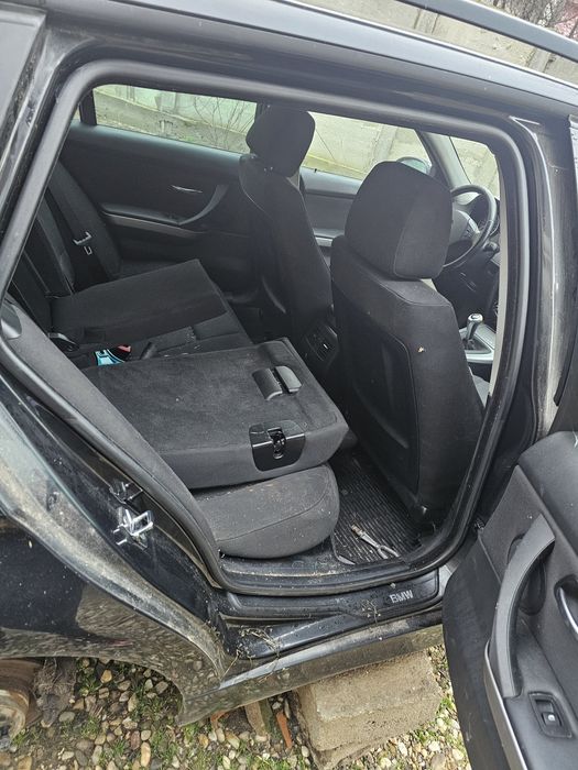 Vand seria  3 pentru dezmebrat  sau schimb