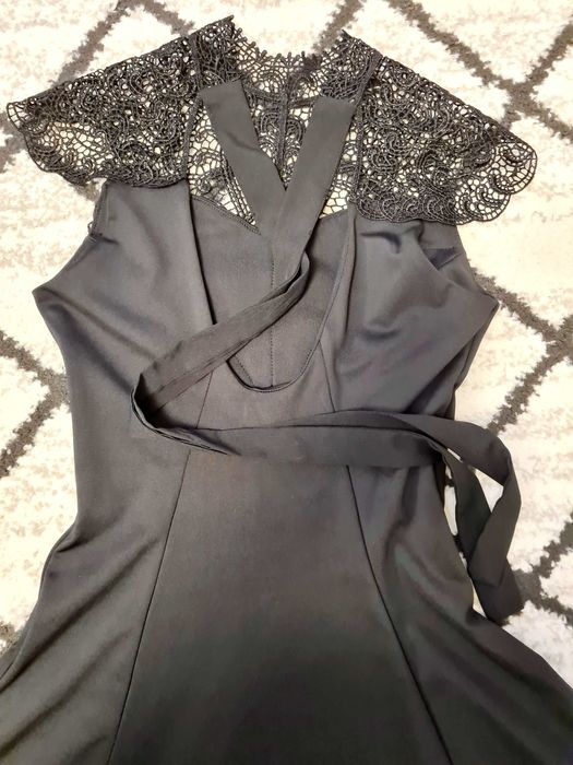 Rochie neagra, Gossip