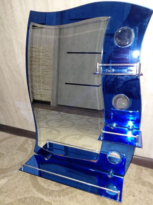 Продам зеркало-полочку