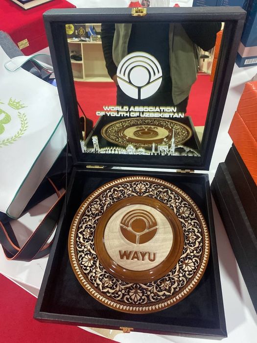 Статуетки,  кубки,  медали, плакетки,  сувениры