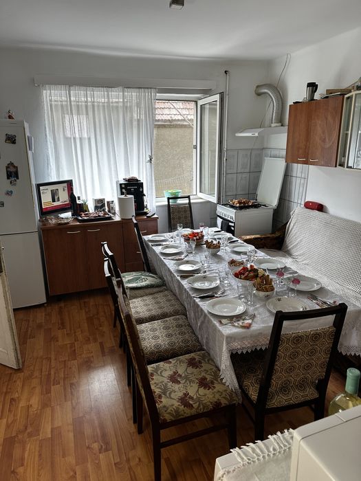 Casa de vanzare !!!