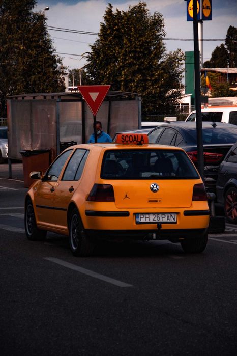 Instructor auto categoria B Ploiești Prahova