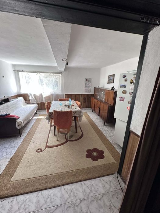 Продавам къща в село Петревене Kyshta s. Petrevene