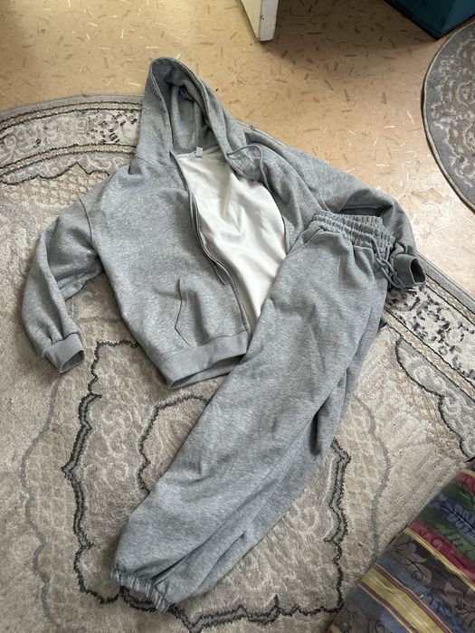 продам женскую одежду