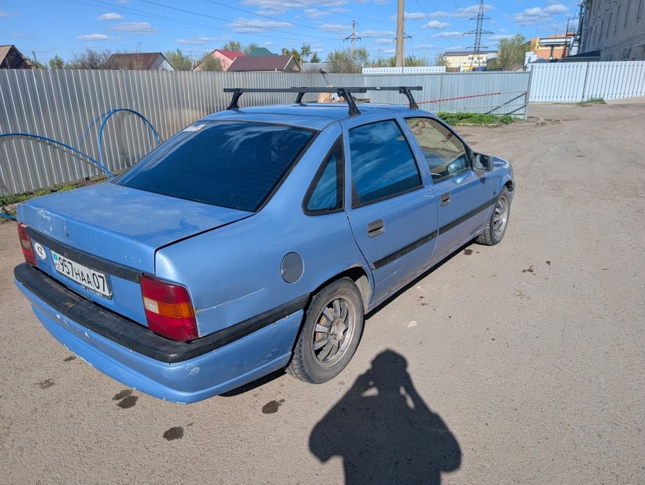 Opel Vectra A (1993г.)
