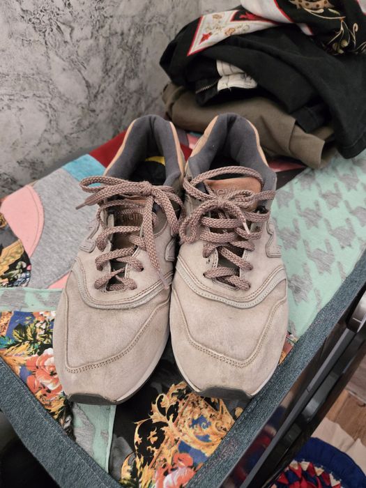 Продам кроссовки