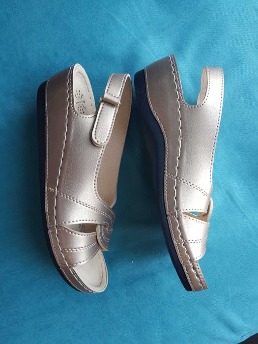 Нови дамски ортопедични сандали на  POLARIS