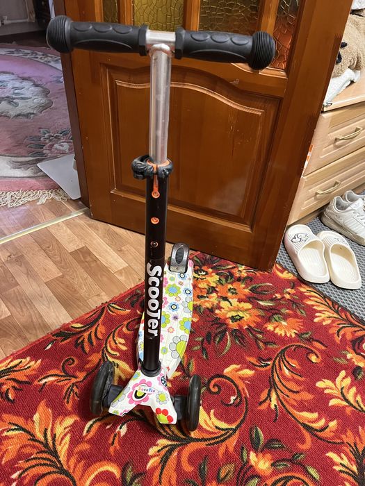 Продам самокат для девочки