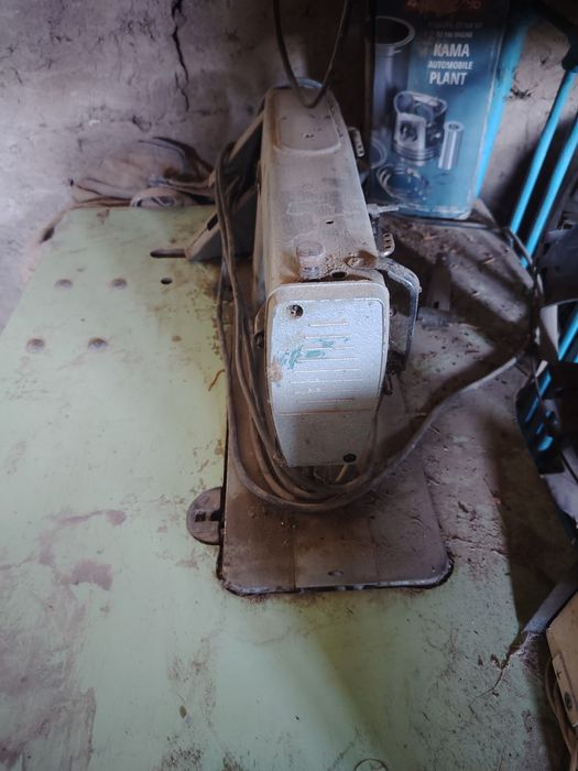 Швейная машина промышленная