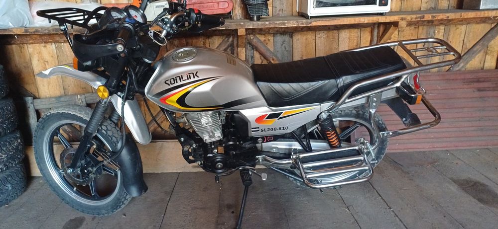 Продам мотоцикл 200куб