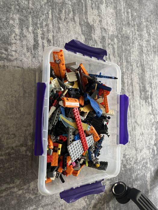 Большая коробка lego