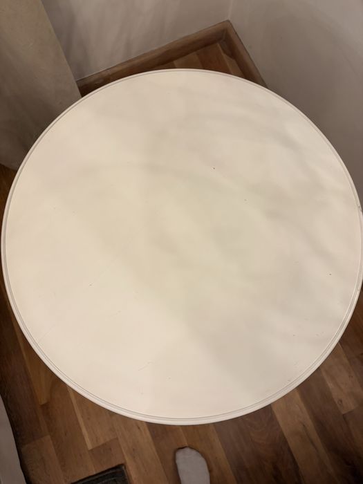 Vand masa rotunda din lemn culoare alba