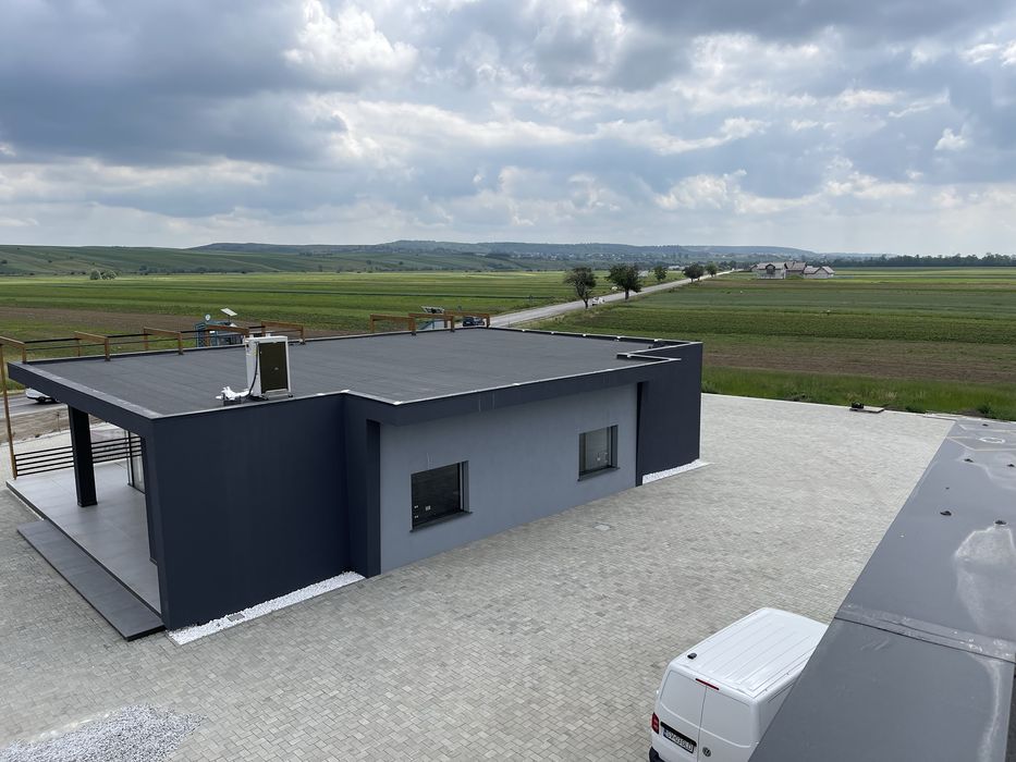 Spatiu Comercial/ Reprezentanta/ Service auto/ Magazin/ DE INCHIRIAT..