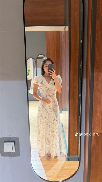 Все платья новые