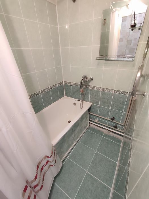 Продается 2-комн с хорошим ремонтом