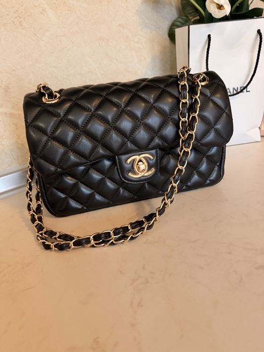 Дамска чанта Chanel Classic среден размер черна