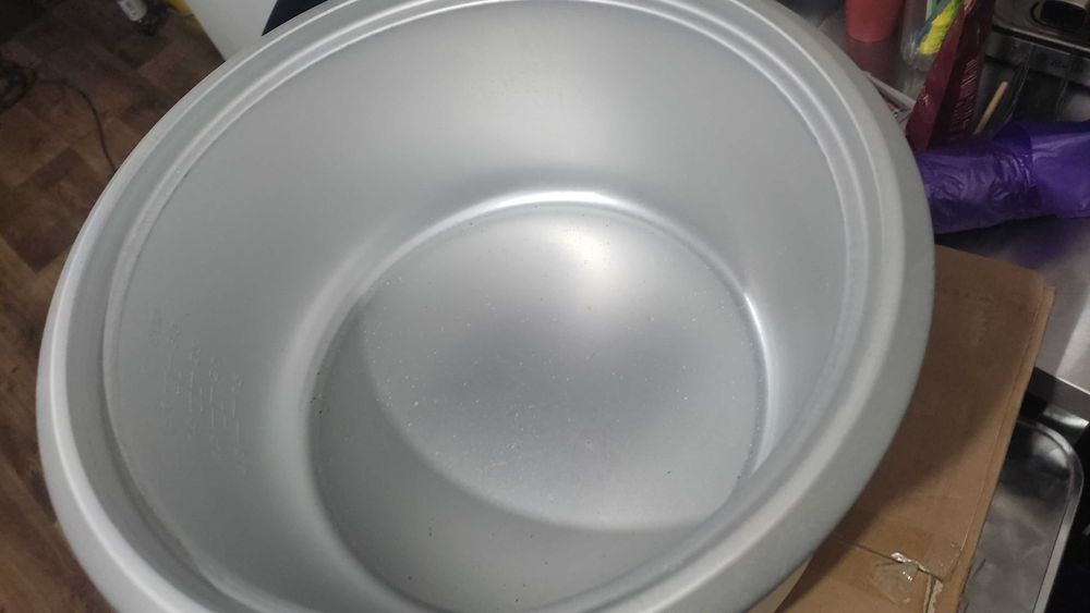 Продам рисоварку новую