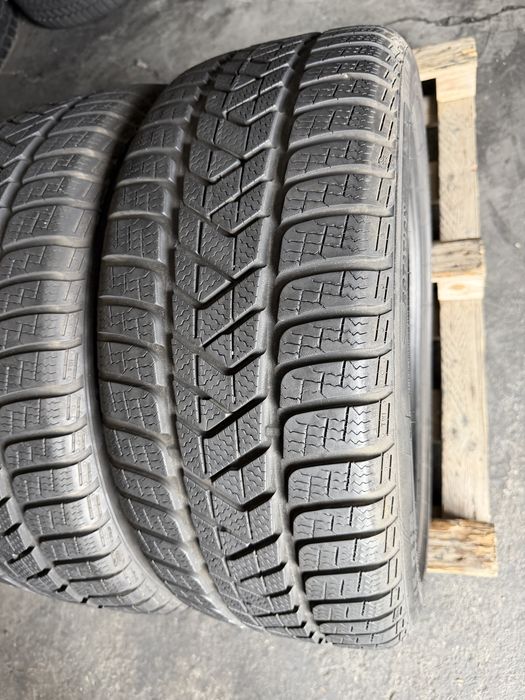 2 anvelope iarna 225/45/18 , Pirelli , 6.7 mm.