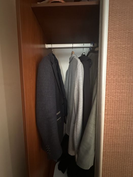Продам большой шкаф для прихожей