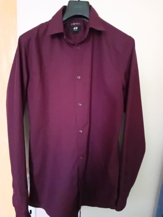 Три броя ризи размер S