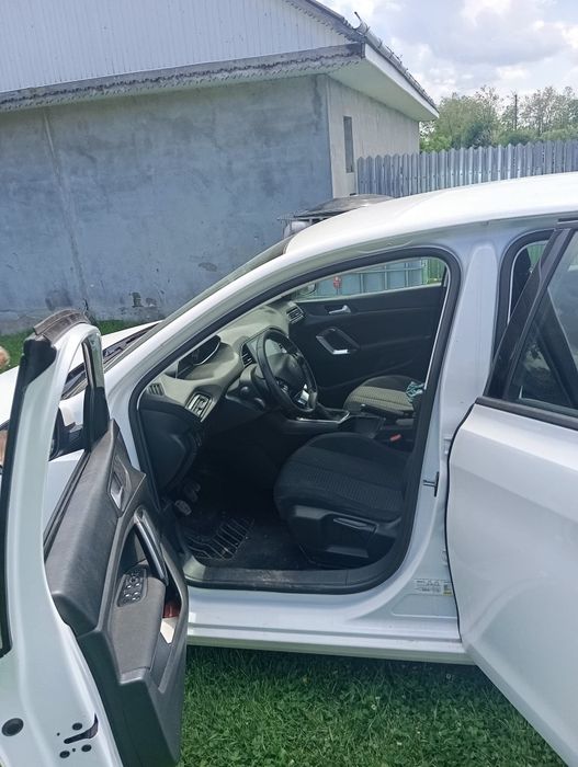 Vând peugeot 308