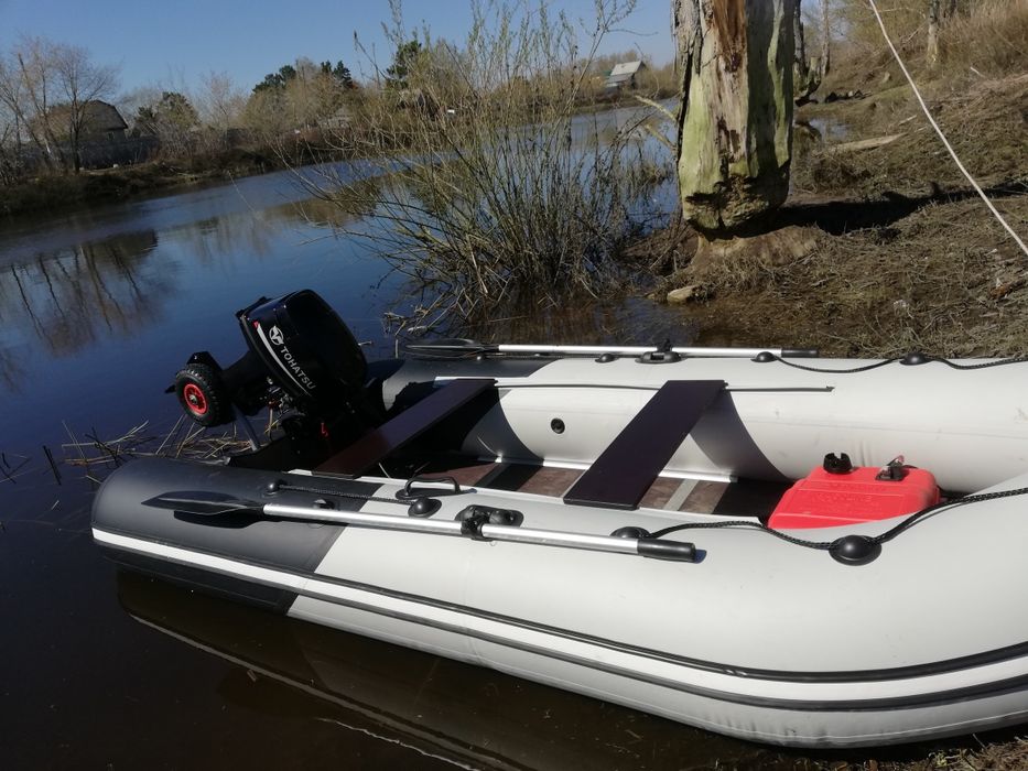 Лодка с мотором!