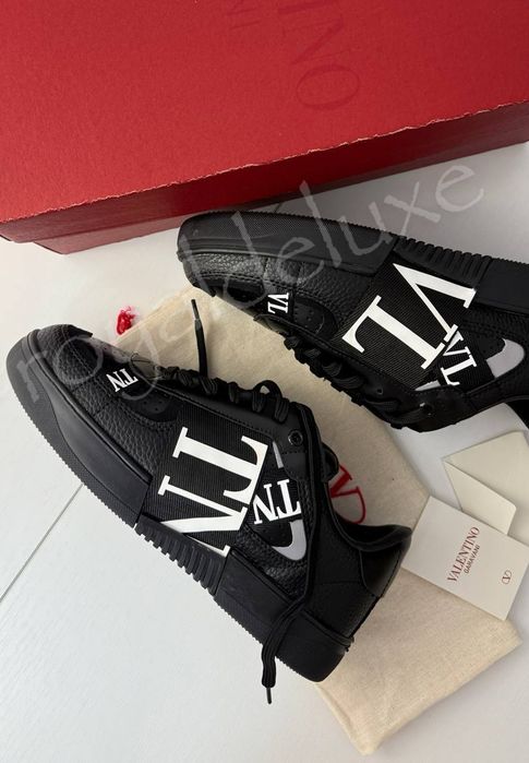 Adidași bărbați Valentino