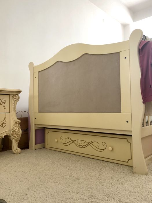 Кровать-манеж