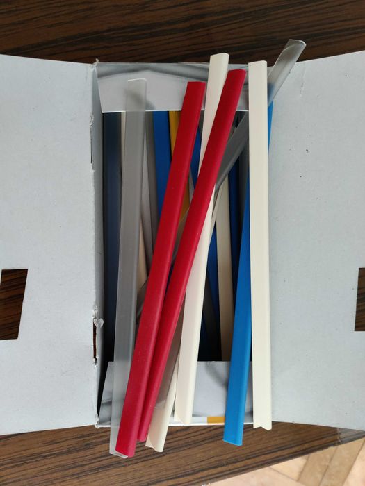 Приспособления (пластмасови) за захващане на листа А4