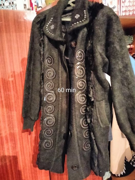 Ayollar uchun kiyimlar sotiladi holati yaxshi