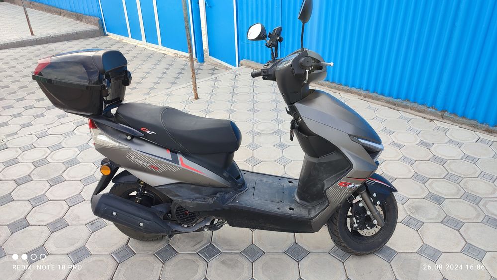 Мопед сатылады..