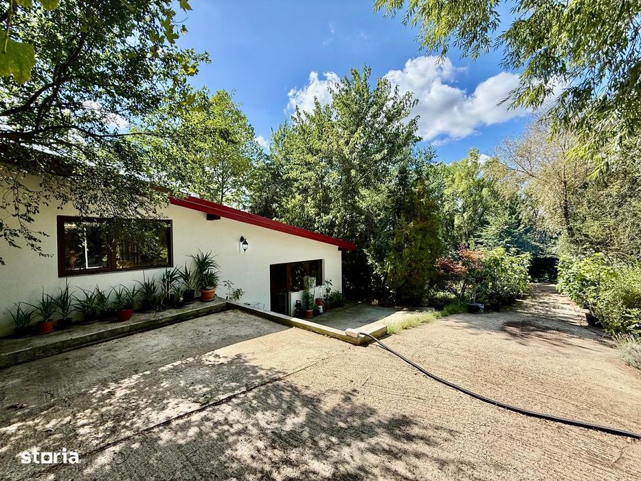 De închiriat|3 camere|136 mp utili|Curte 300 mp|2 locuri de parcare