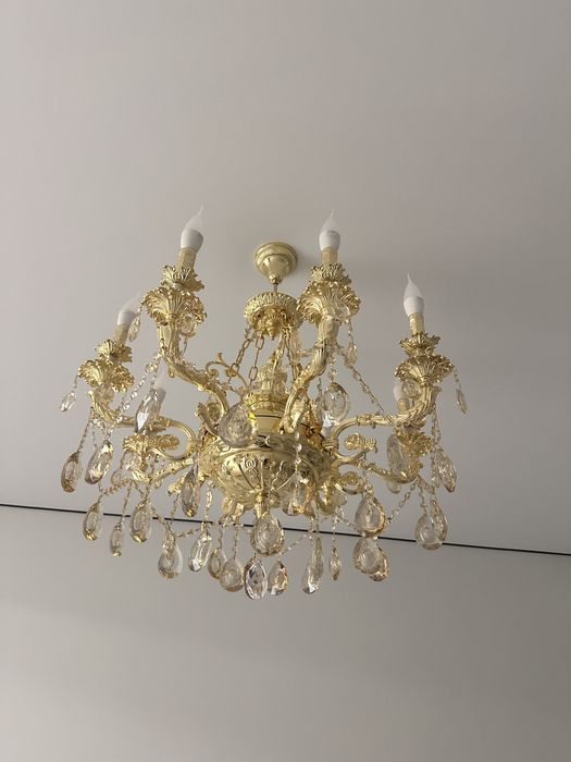 Люстра шикарная 8 рожковая