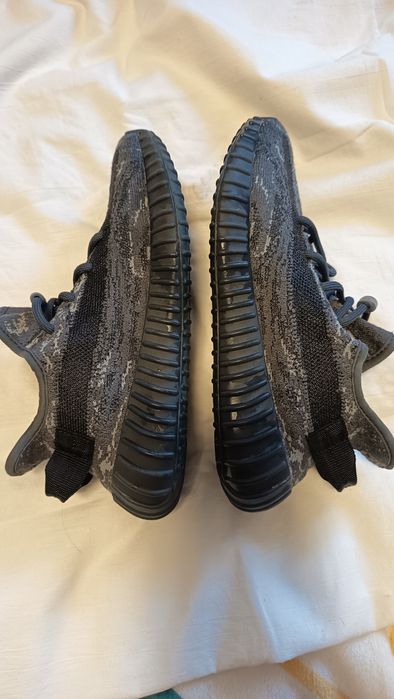 Yeezy Boost 350 V2