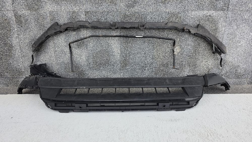 Scut spoiler bara fata armatura absorbant grila bara fata senzor VW Touareg 3 III 760 cr7 7cr 2018+