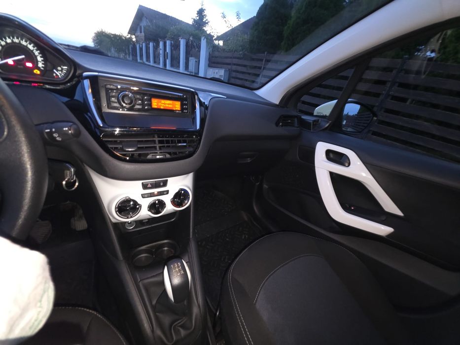 Peugeot 208 de vânzare !