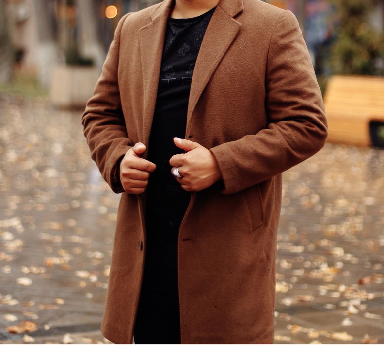 Мужской пальто продается