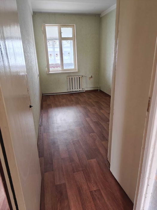 Продам свою 2/4/4  В 9 мкр. г.Навои. Возле налоговой.